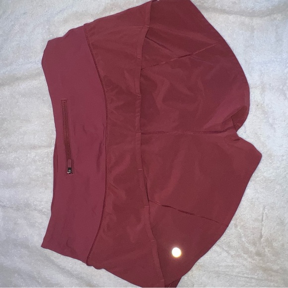 Lululemon high rise 2.5 inch speed up shorts mulled wine size 8 - Picture 3 of 4